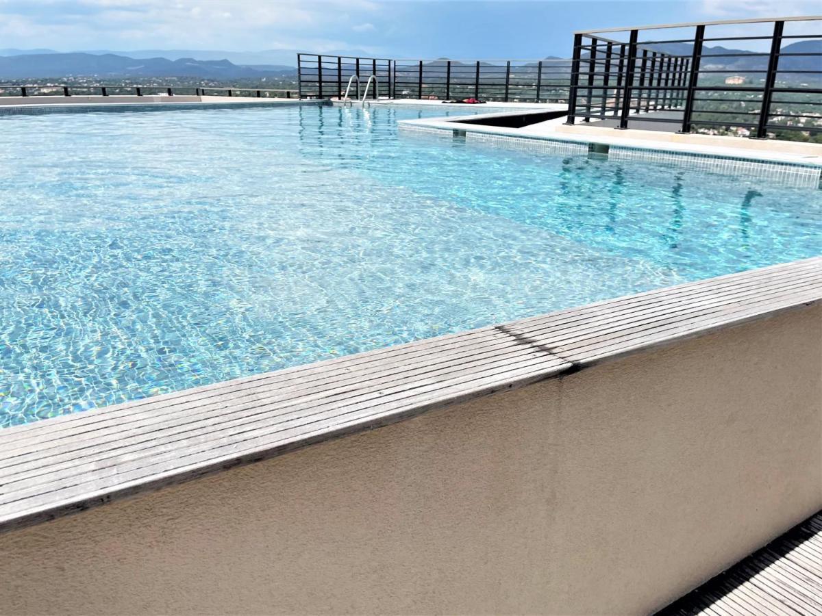 Tres Bel Appartement -Residence Avec Piscine Sur Le Toit Et Vue Panoramique Saint-Raphaël 외부 사진